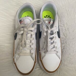 Nike White w/Brown Trim Sneakers Sz 7.5